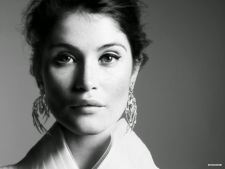 Gemma Arterton — Nuovo progetto “Reds and Grays”, Gemma e gli scoiattoli!